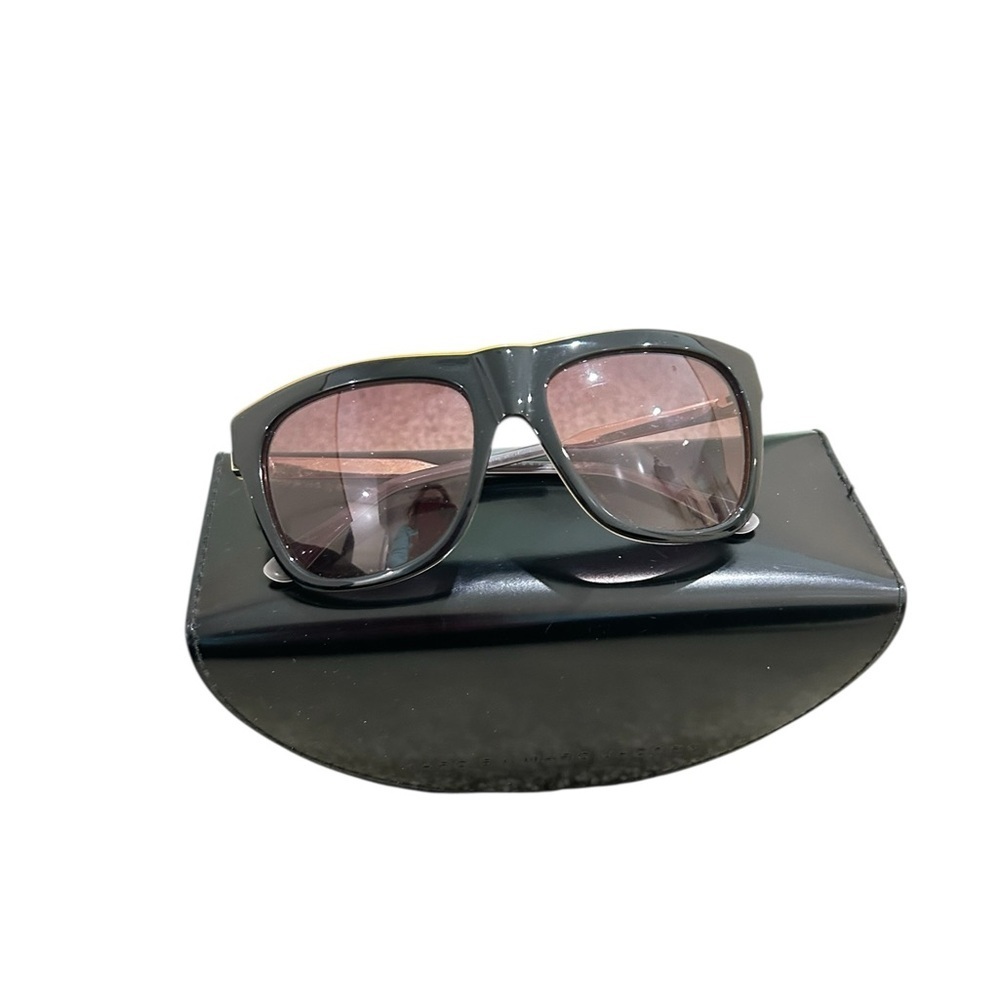 Marc Jacobs Black Classic Sunglasses Marked Gold Tone Sides In Case